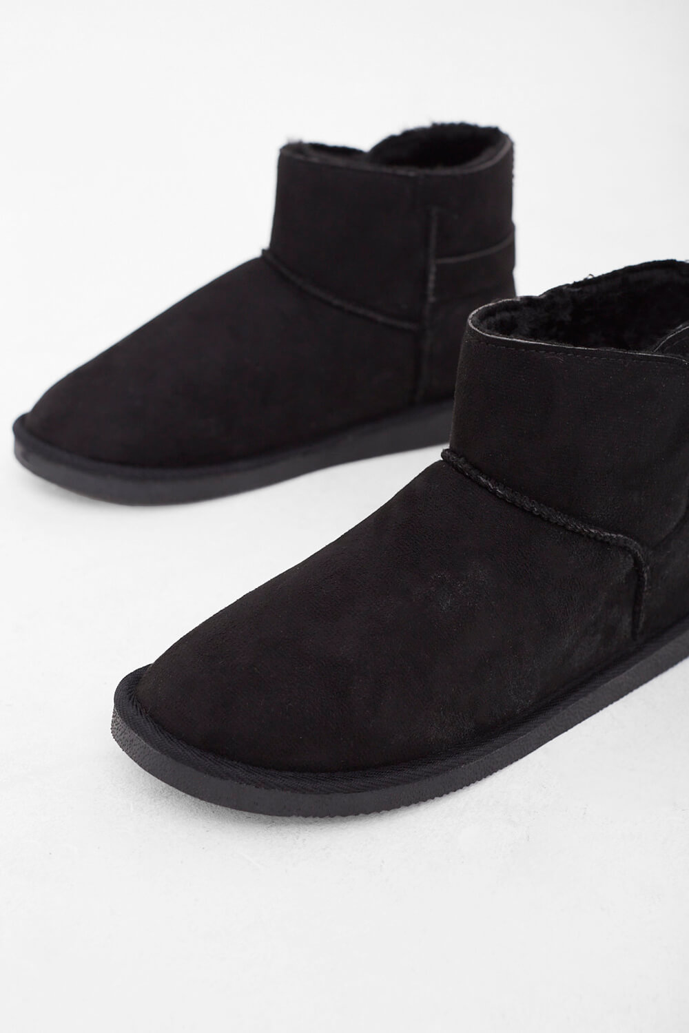 https://www.iclothing.com/media/catalog/product/b/e/becca_faux_suede_ankle_boots_in_black-6.jpg
