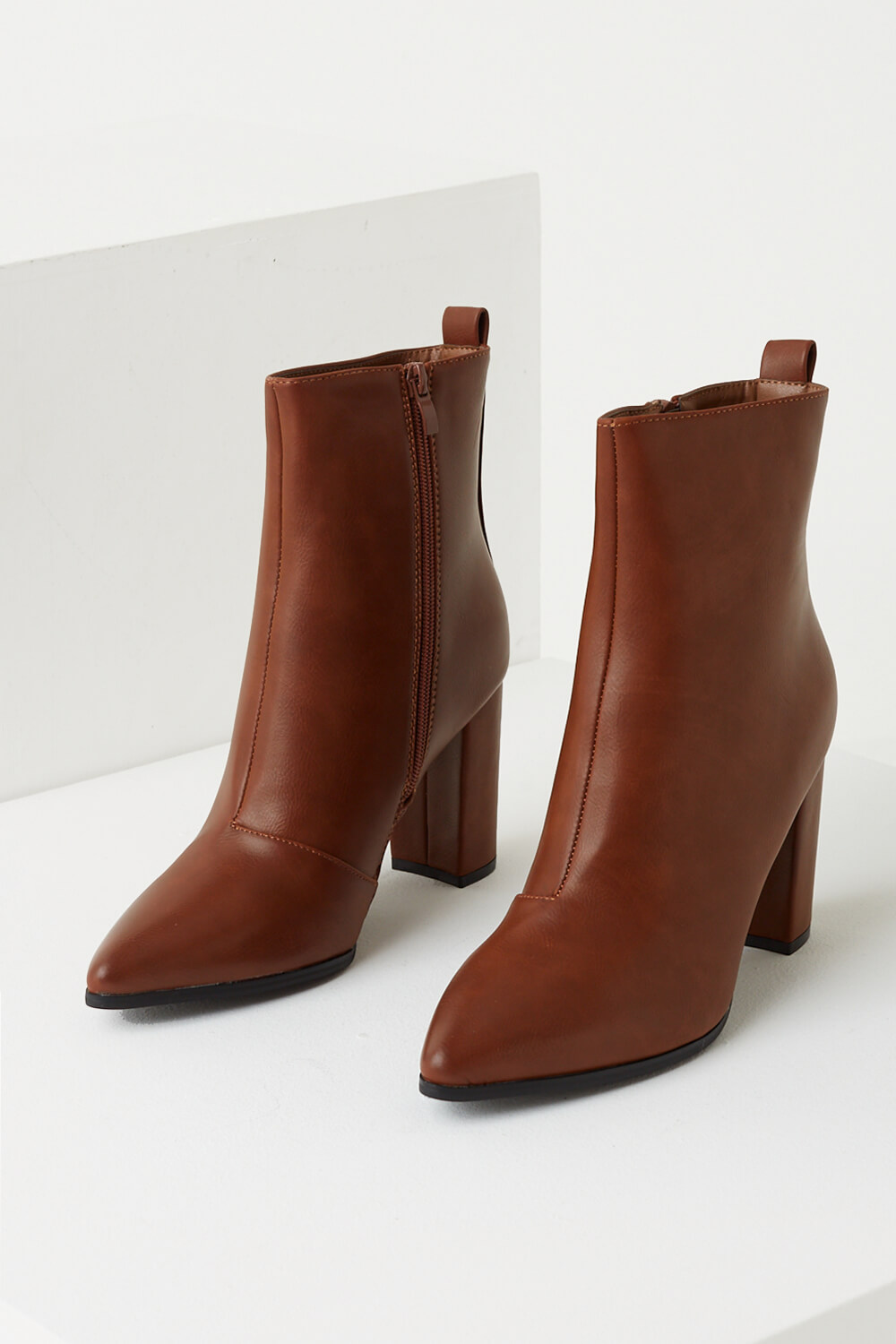 https://www.iclothing.com/media/catalog/product/b/l/blair_faux_leather_heeled_ankle_boots_in_camel-2.jpg