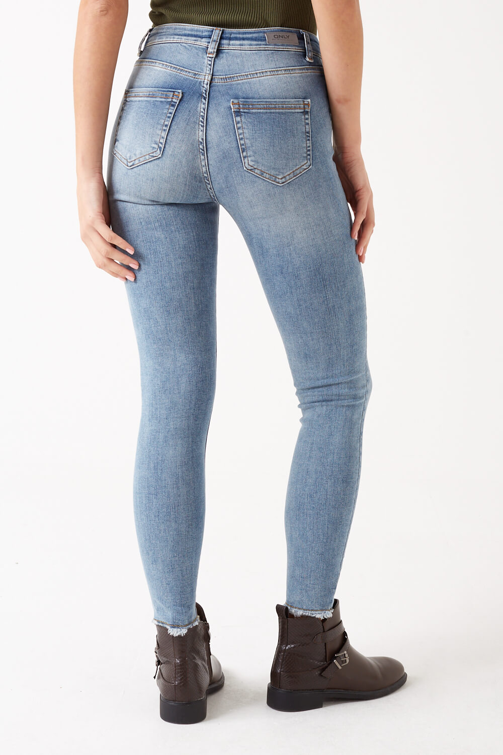 https://www.iclothing.com/media/catalog/product/b/l/blush_distressed_skinny_jean_in_light_wash-2.jpg
