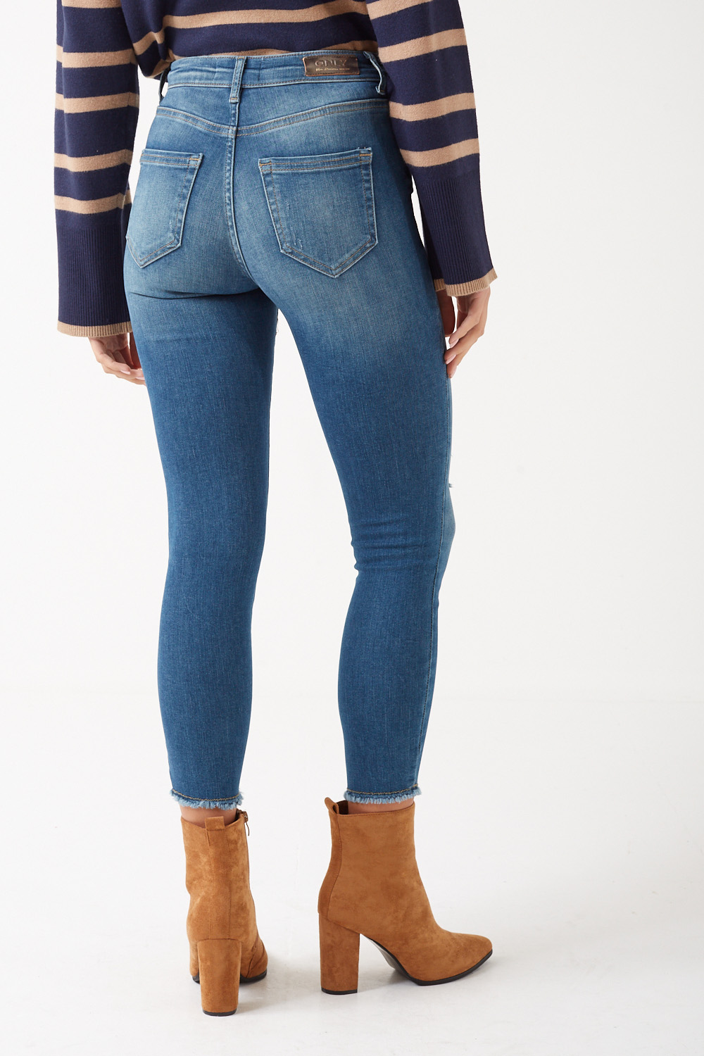 https://www.iclothing.com/media/catalog/product/b/l/blush_distressed_skinny_jean_in_medium_wash-2a.jpg