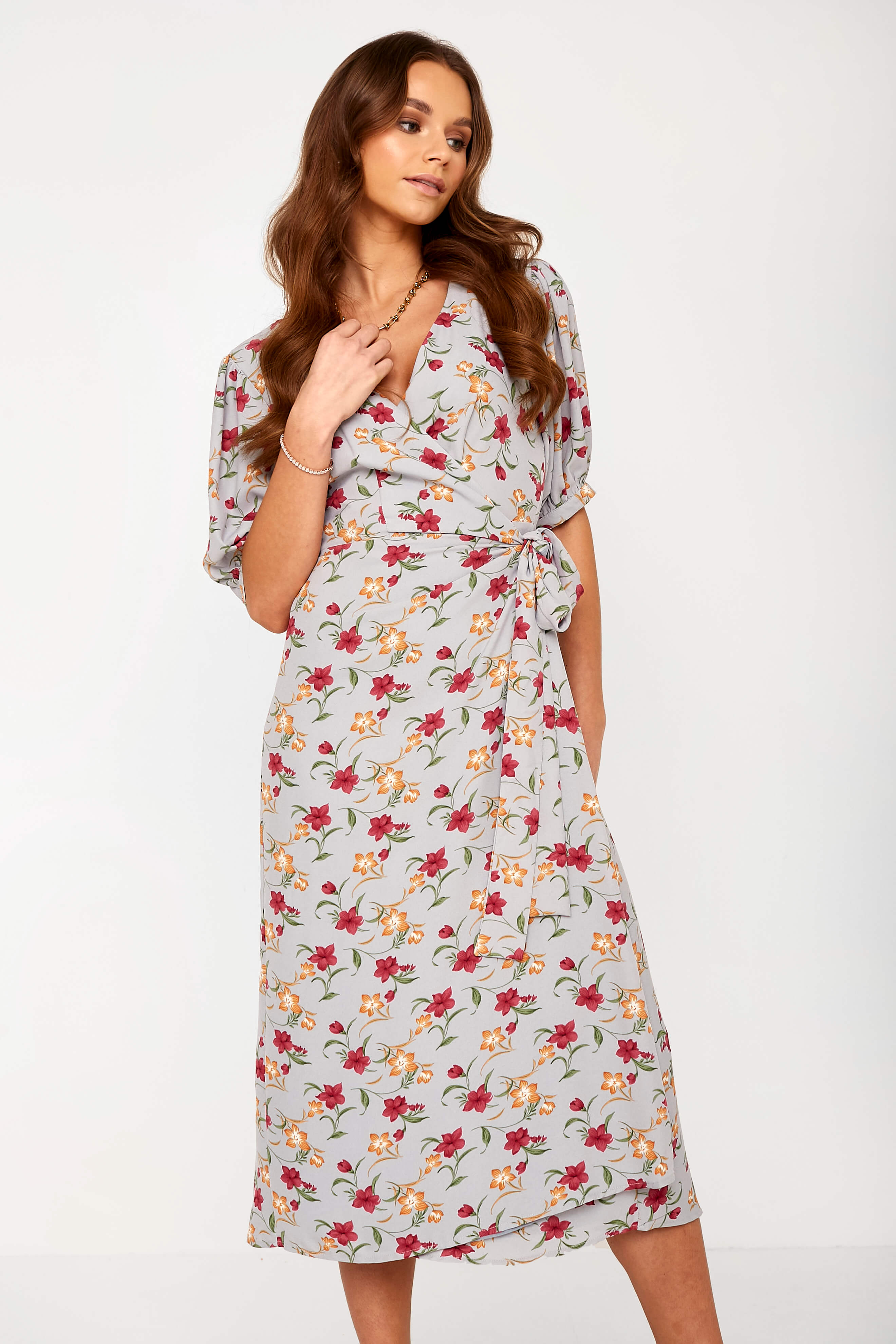 https://www.iclothing.com/media/catalog/product/b/o/bowery_wrap_dress_in_blue_floral_print-5_1.jpg