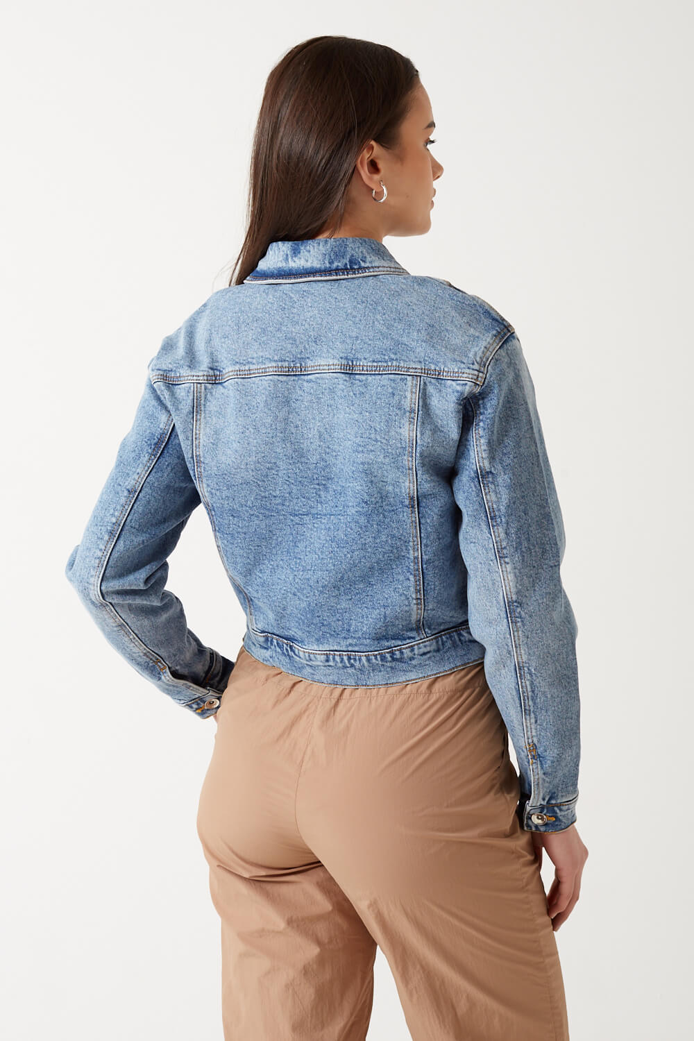 https://www.iclothing.com/media/catalog/product/b/r/brenda_denim_jacket_in_light_blue-2.jpg