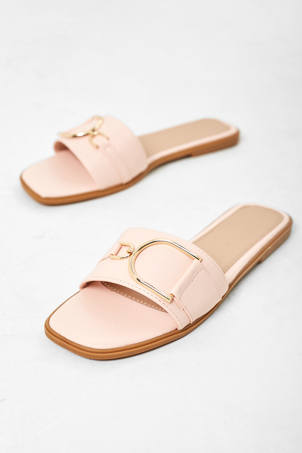 https://www.iclothing.com/media/catalog/product/b/u/buckle_slider_sandals_in_pink-2.jpg