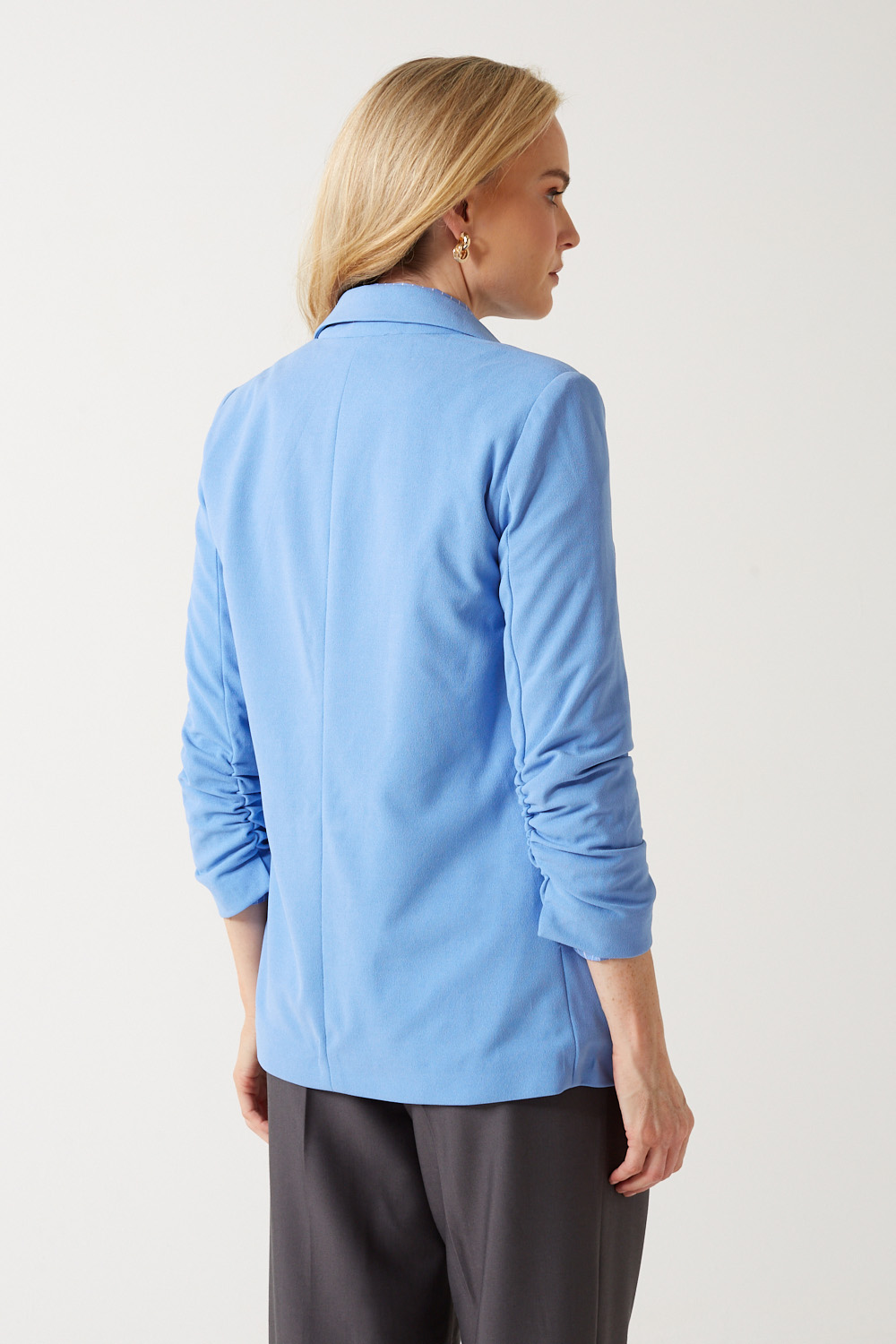 https://www.iclothing.com/media/catalog/product/c/a/carolina_blazer_in_dusty_blue-2.jpg