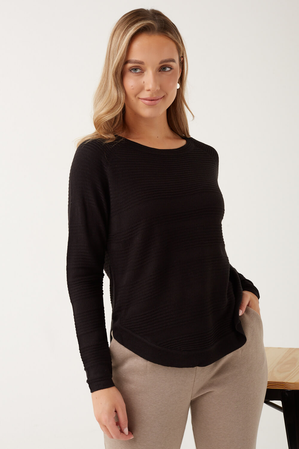 https://www.iclothing.com/media/catalog/product/c/a/caviar_knit_pullover_in_black-1a.jpg