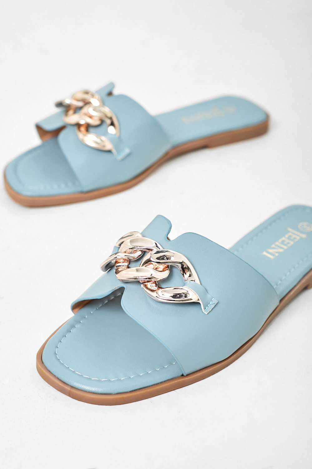 https://www.iclothing.com/media/catalog/product/c/h/chain_slider_sandals_in_blue-2.jpg