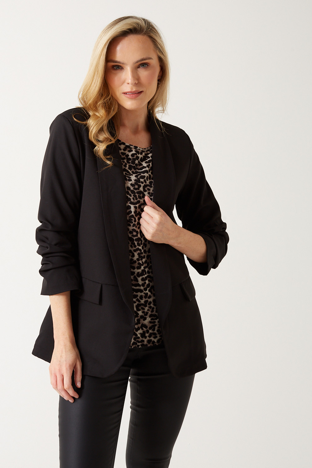 https://www.iclothing.com/media/catalog/product/c/h/chantel_ruched_sleeve_blazer_in_black-4.jpg