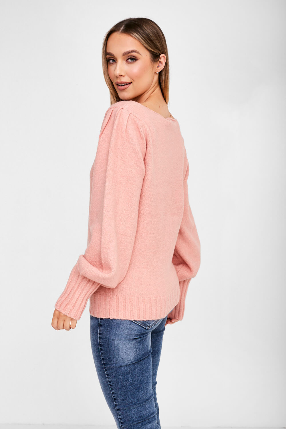https://www.iclothing.com/media/catalog/product/c/o/colby_v-neck_knit_jumper_in_pink-2.jpg