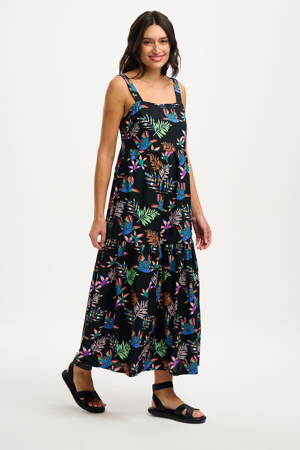 https://www.iclothing.com/media/catalog/product/d/1/d1090_charlotte_maxi_tiered_sundress_02.jpg