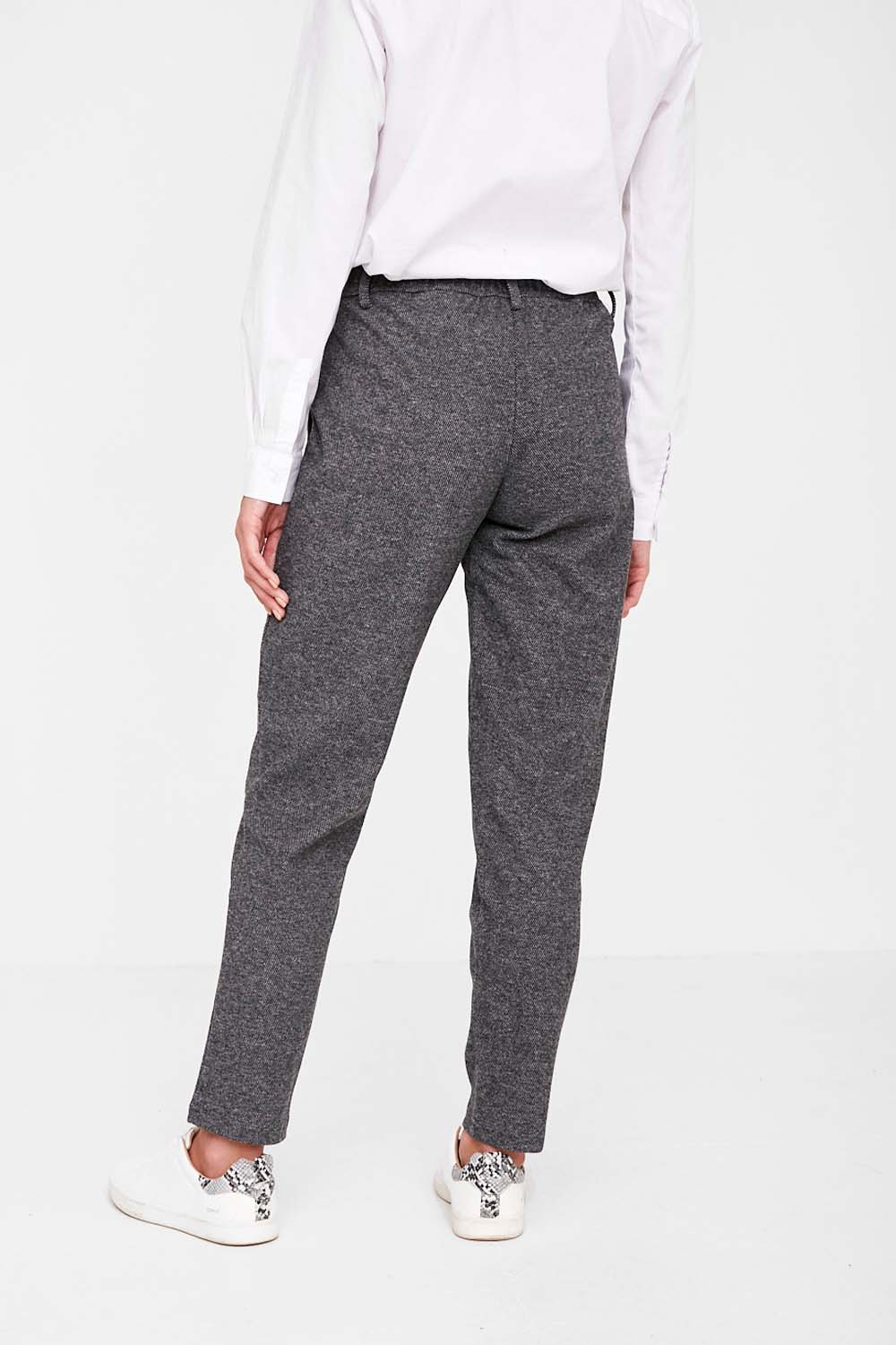 https://www.iclothing.com/media/catalog/product/d/a/daphne_straight_leg_trousers_in_grey-2.jpg