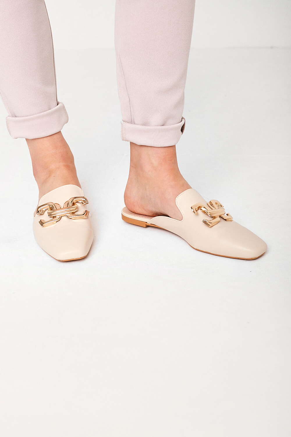 https://www.iclothing.com/media/catalog/product/d/e/delia_gold_buckle_mule_loafers_in_beige-2.jpg
