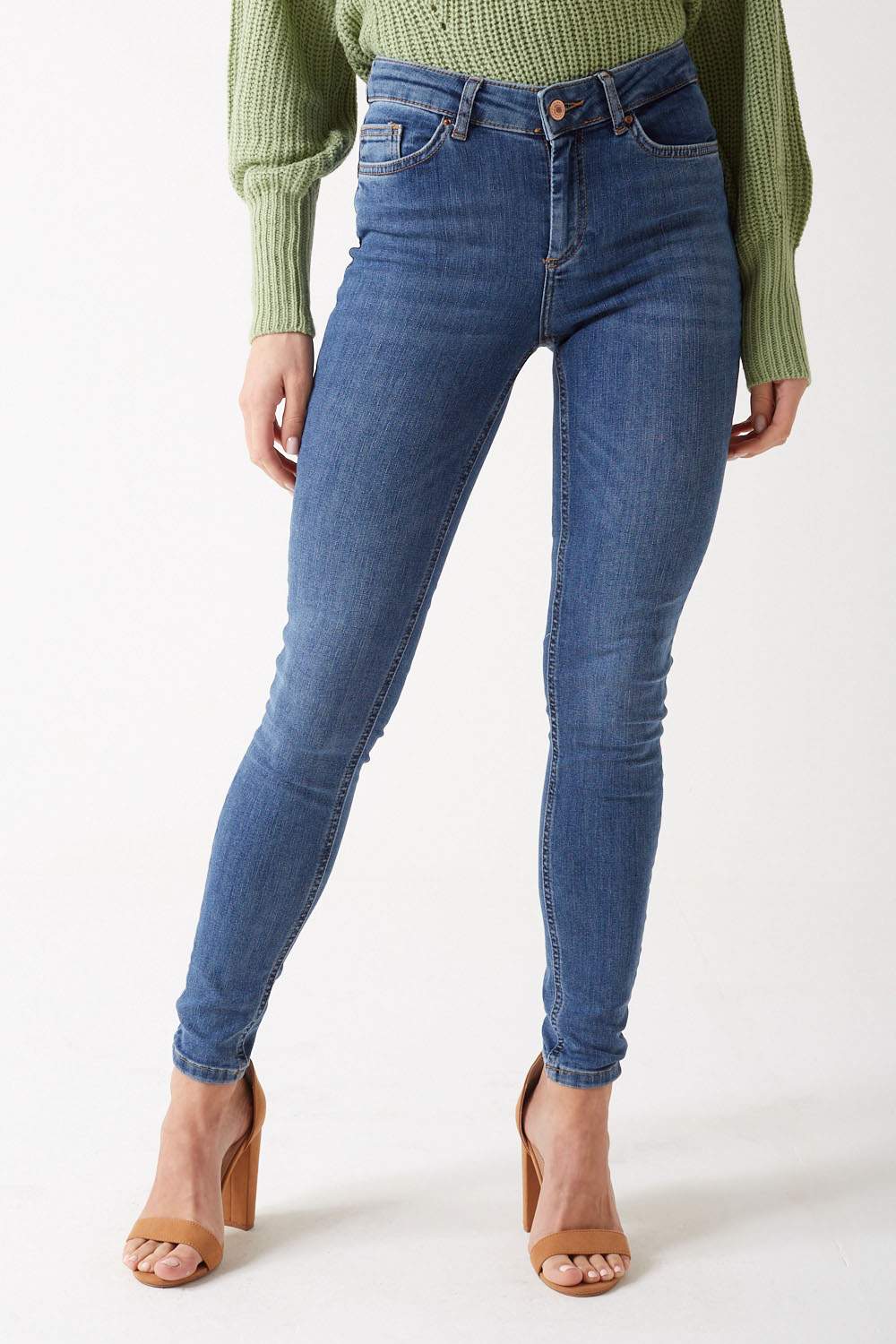 https://www.iclothing.com/media/catalog/product/d/e/delly_mid_rise_skinny_jeans_in_medium_blue-2.jpg