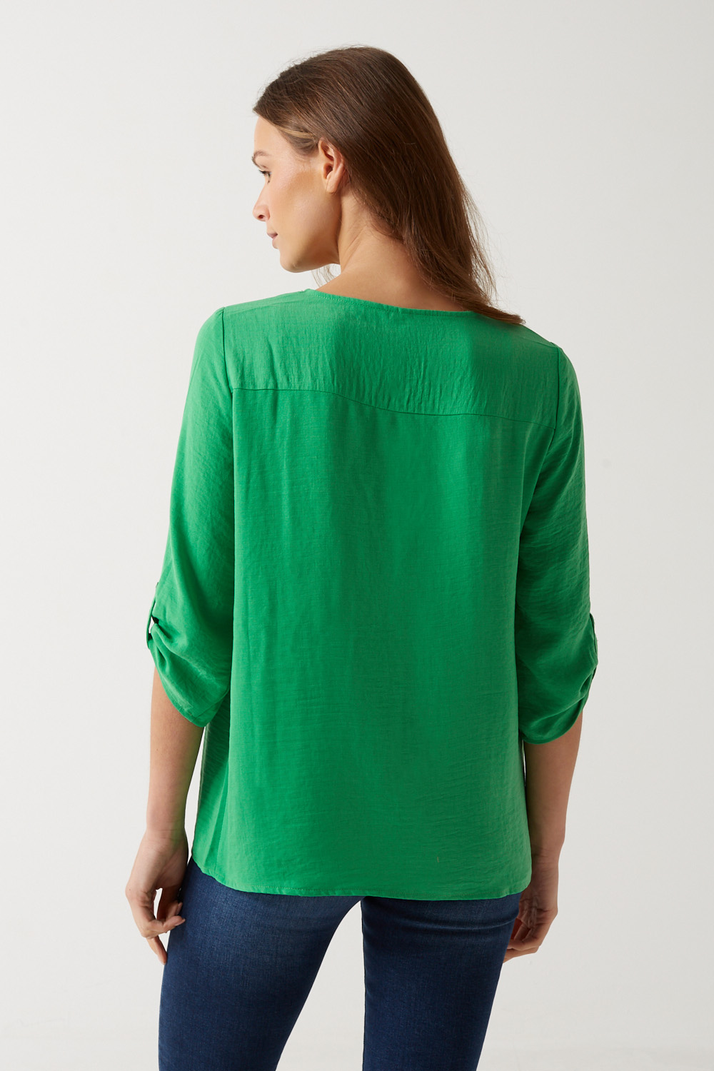 https://www.iclothing.com/media/catalog/product/d/i/divya_v-neck_blouse_in_green-2a.jpg