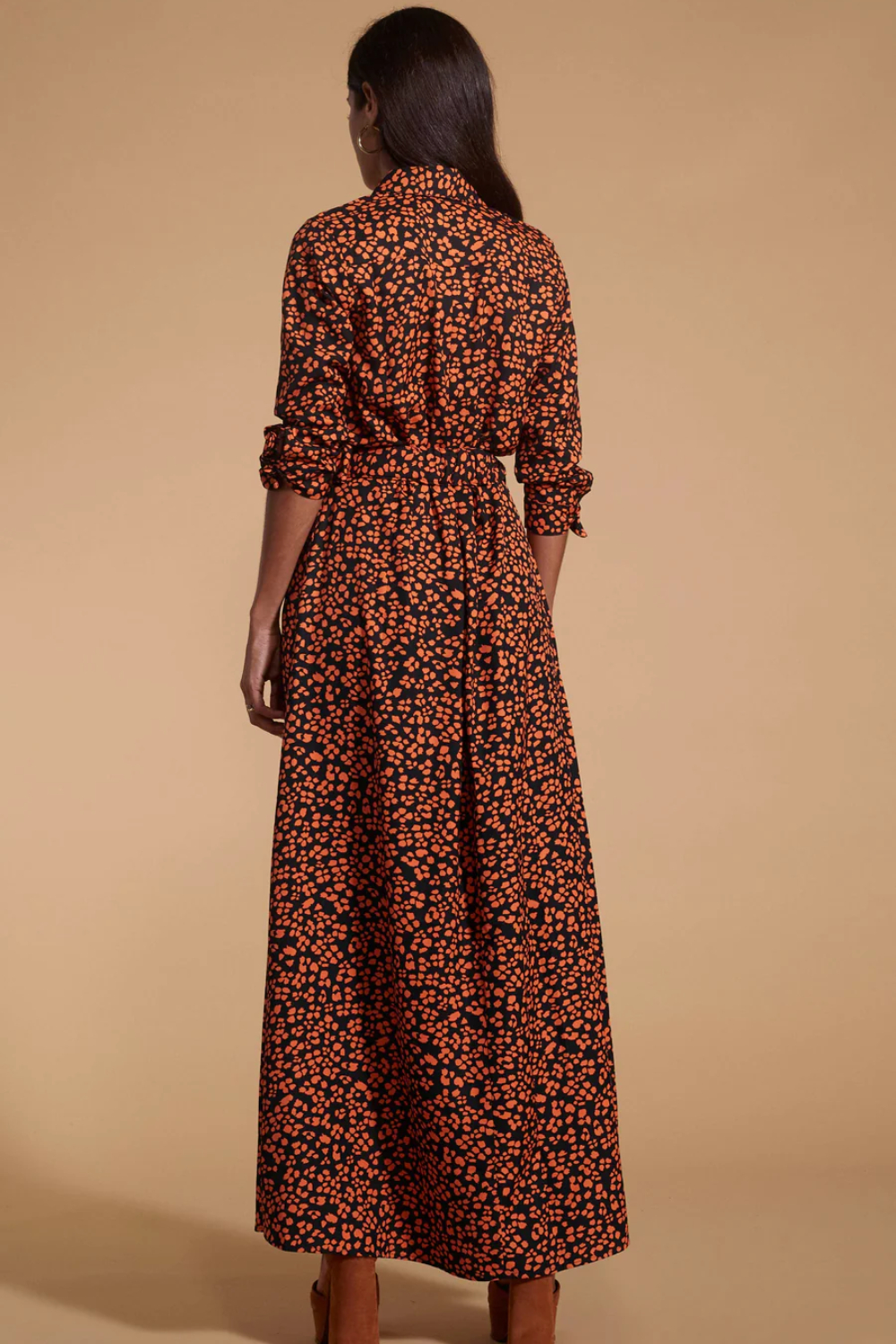 https://www.iclothing.com/media/catalog/product/d/o/dove_ditsy_leopard_print_midi_shirt_dress_in_orange-2.jpg