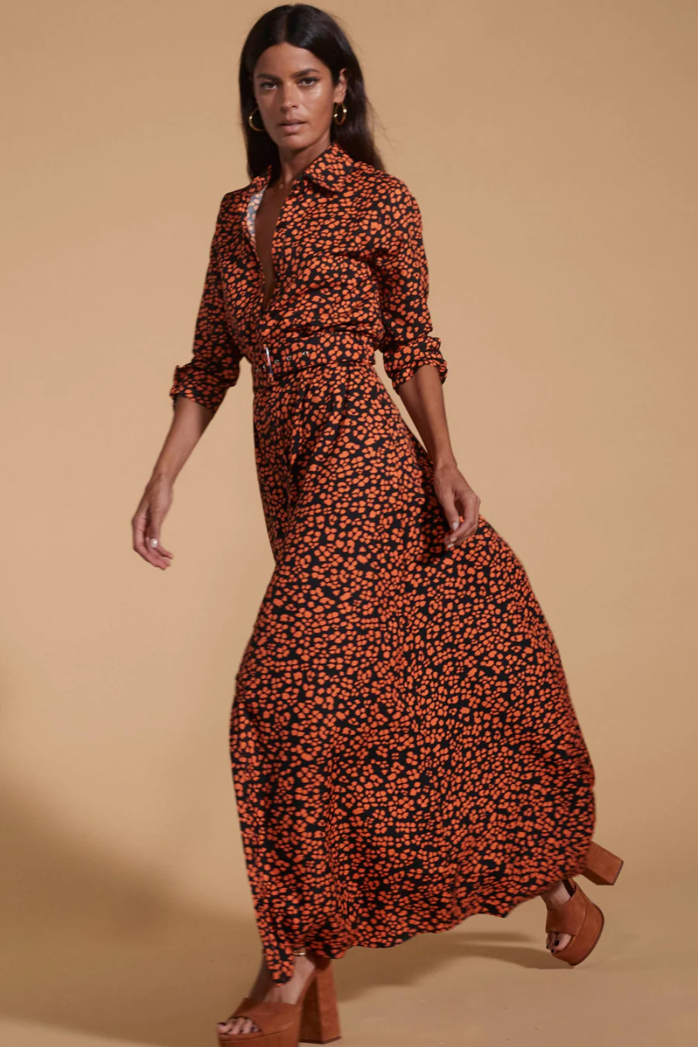 https://www.iclothing.com/media/catalog/product/d/o/dove_ditsy_leopard_print_midi_shirt_dress_in_orange-3.jpg
