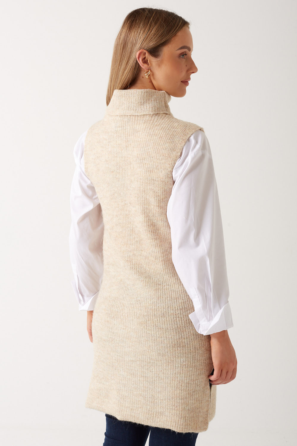 https://www.iclothing.com/media/catalog/product/e/l/ellen_rollneck_long_vest_jumper_in_light_beige-2.jpg