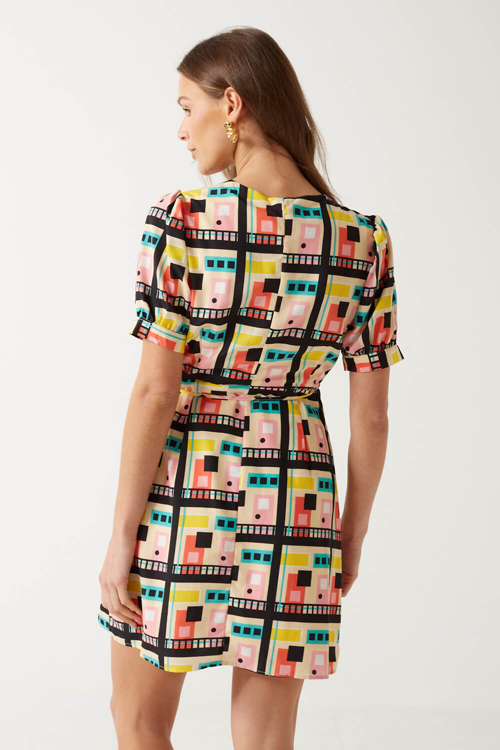 https://www.iclothing.com/media/catalog/product/e/l/elsa_geometric_print_wrap_dress_in_multi-2a.jpg