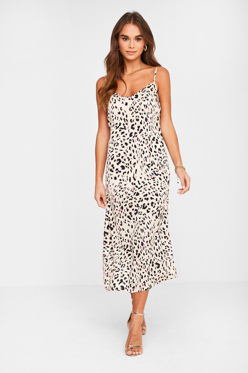 https://www.iclothing.com/media/catalog/product/e/l/elva_animal_print_midi_dress_in_cream-1.jpg
