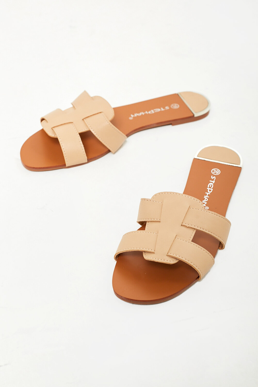 https://www.iclothing.com/media/catalog/product/f/e/felix_slider_sandals_in_beige.jpg