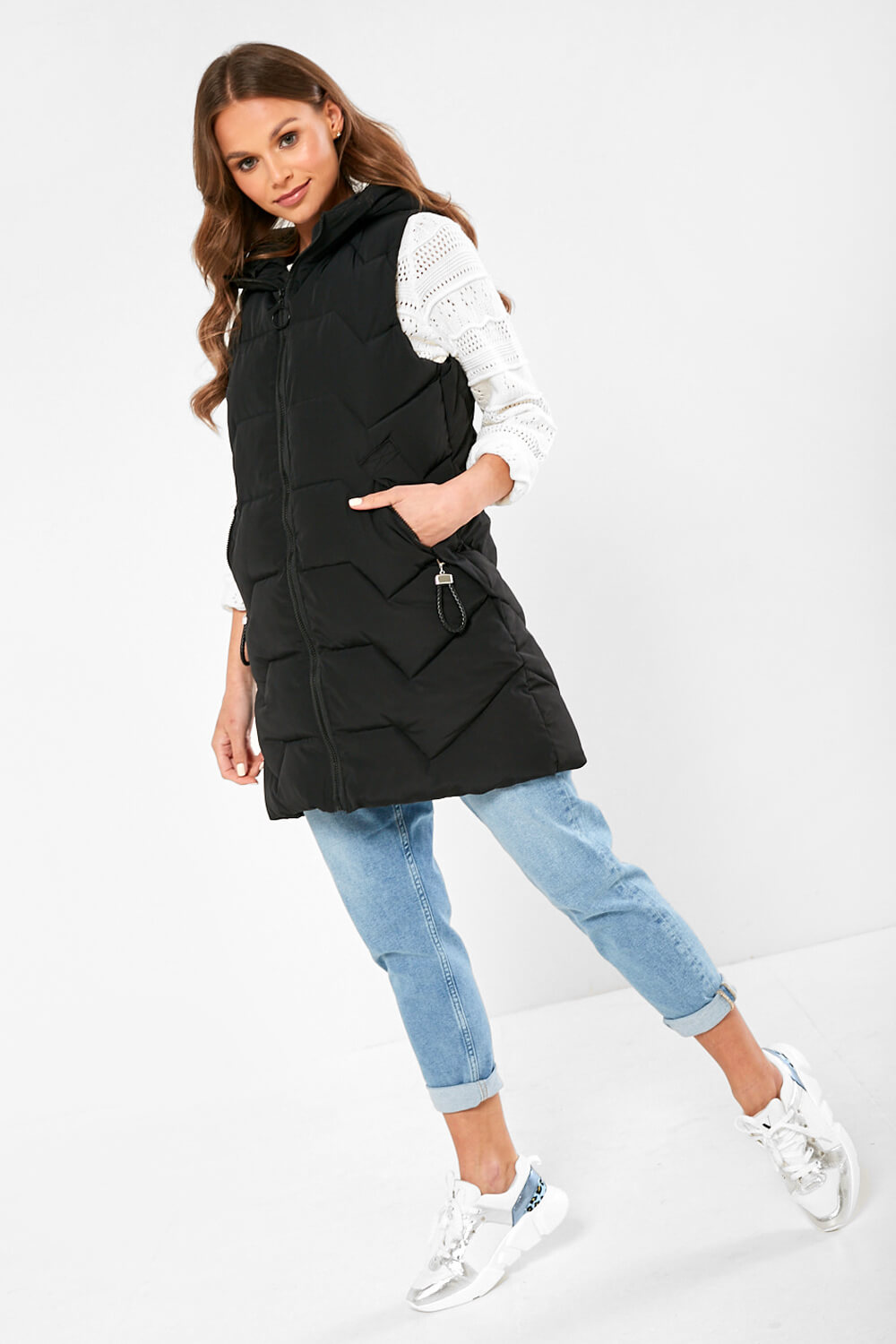 https://www.iclothing.com/media/catalog/product/f/i/fitted_gilet_in_black.jpg