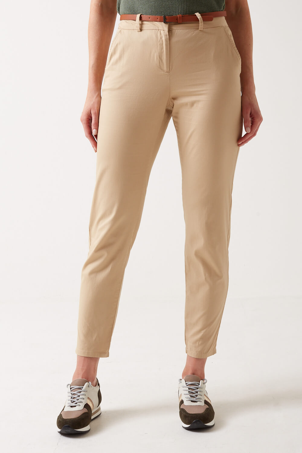 https://www.iclothing.com/media/catalog/product/f/l/flash_mid_rise_belted_trousers_in_beige-1.jpg