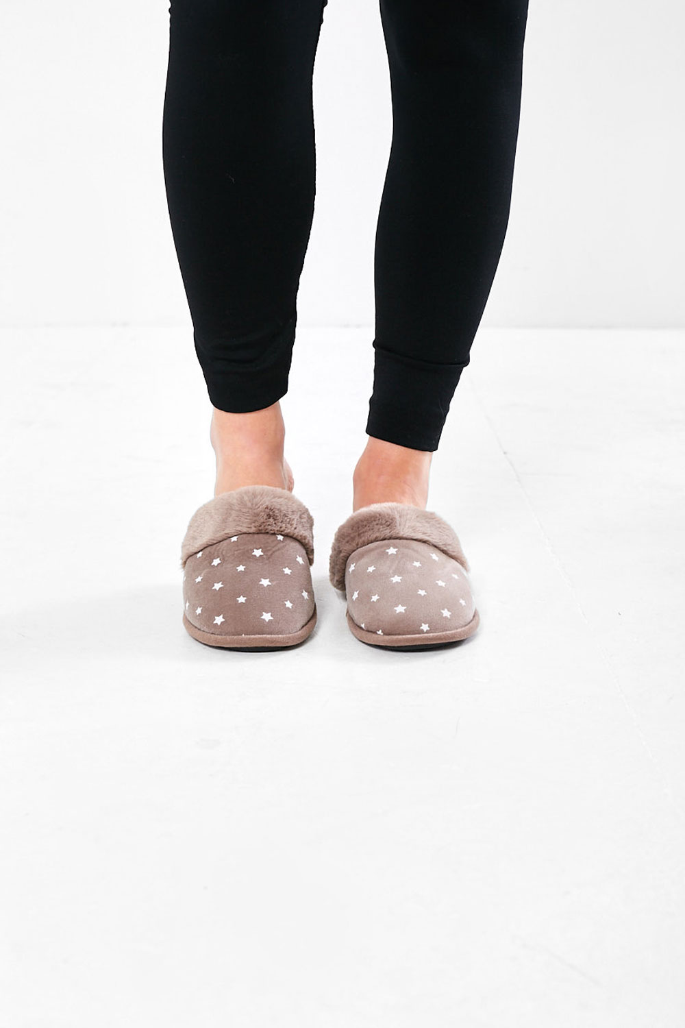 https://www.iclothing.com/media/catalog/product/f/l/fluffy_star_slippers_in_mauve-1.jpg