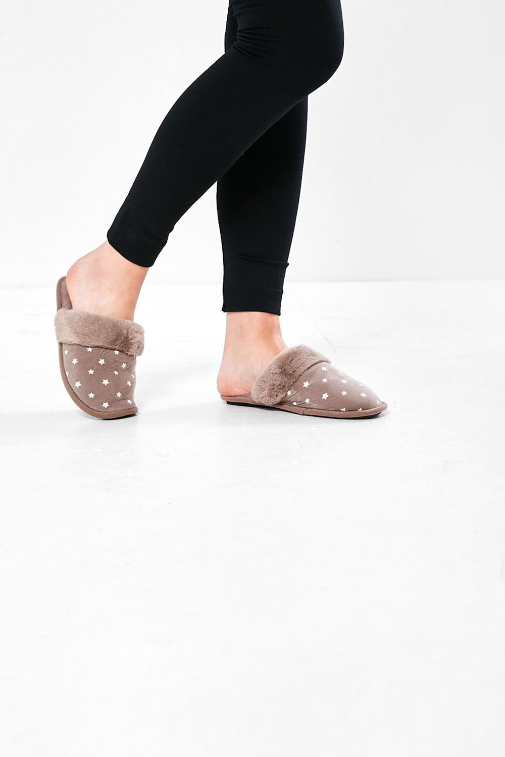 https://www.iclothing.com/media/catalog/product/f/l/fluffy_star_slippers_in_mauve-3.jpg