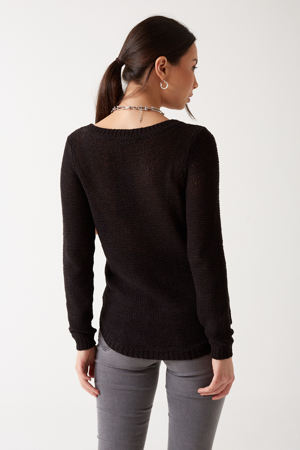https://www.iclothing.com/media/catalog/product/g/e/geena_knit_pullover_in_black-2a.jpg