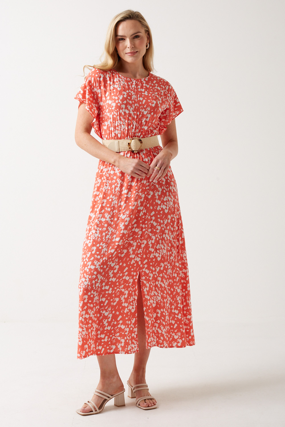 https://www.iclothing.com/media/catalog/product/g/e/georgia_printed_midi_dress_in_coral-6.jpg