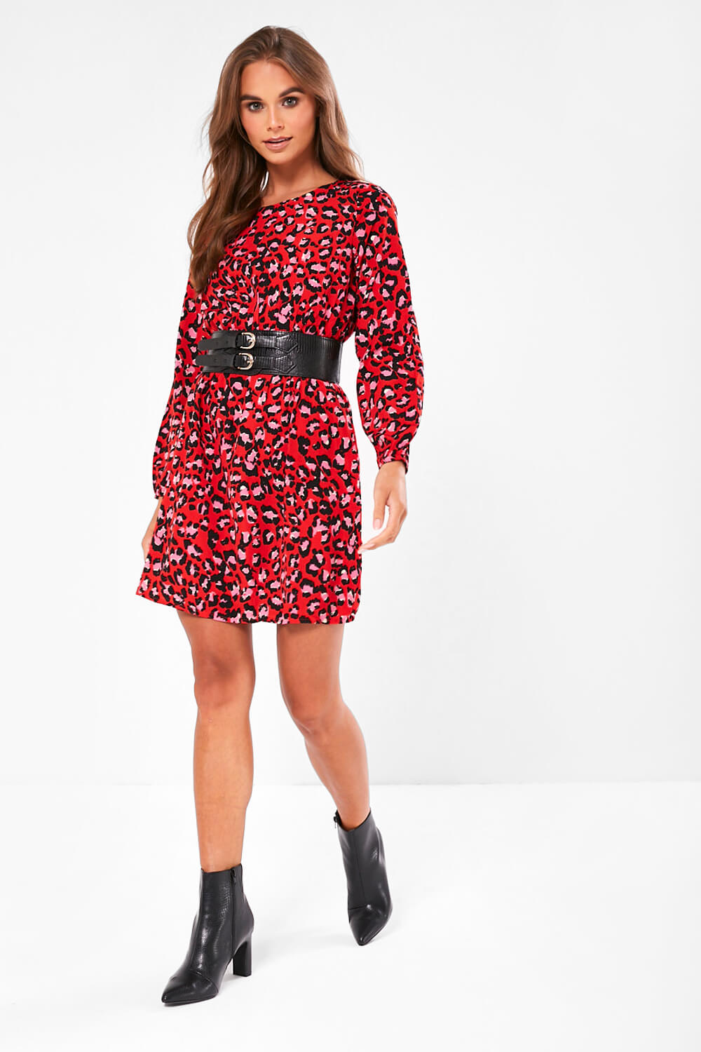 https://www.iclothing.com/media/catalog/product/g/r/grace_animal_print_dress_in_red-1.jpg