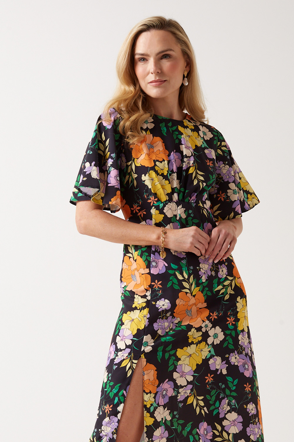 https://www.iclothing.com/media/catalog/product/g/r/grayson_floral_print_midaxi_dress_in_black-4.jpg