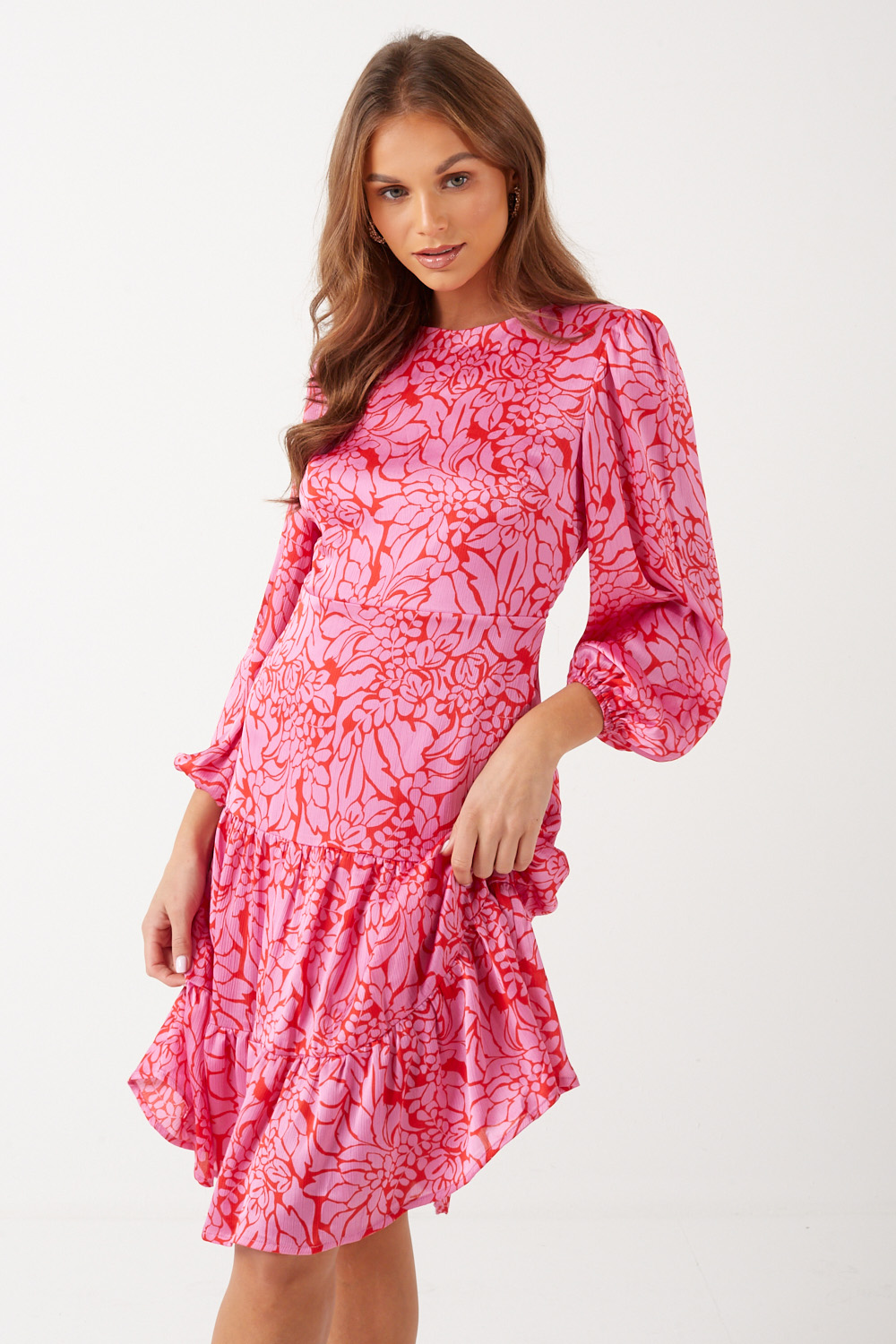 https://www.iclothing.com/media/catalog/product/h/a/hana_floral_print_tiered_hem_dress_in_pink-1.jpg