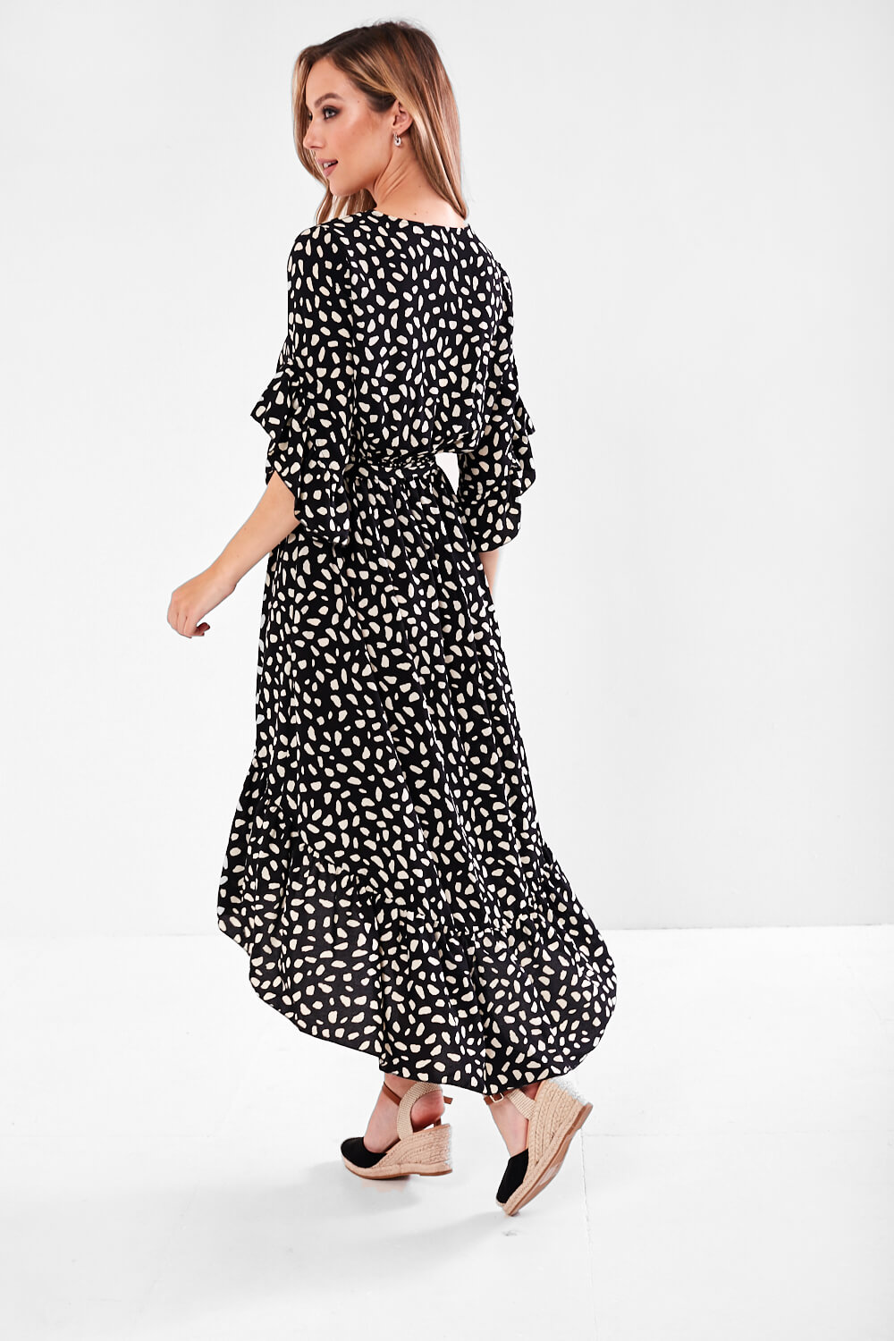 https://www.iclothing.com/media/catalog/product/j/a/jayla_wrap_dress_in_splash_print-1.jpeg