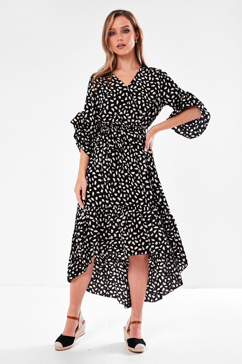 https://www.iclothing.com/media/catalog/product/j/a/jayla_wrap_dress_in_splash_print-2.jpeg