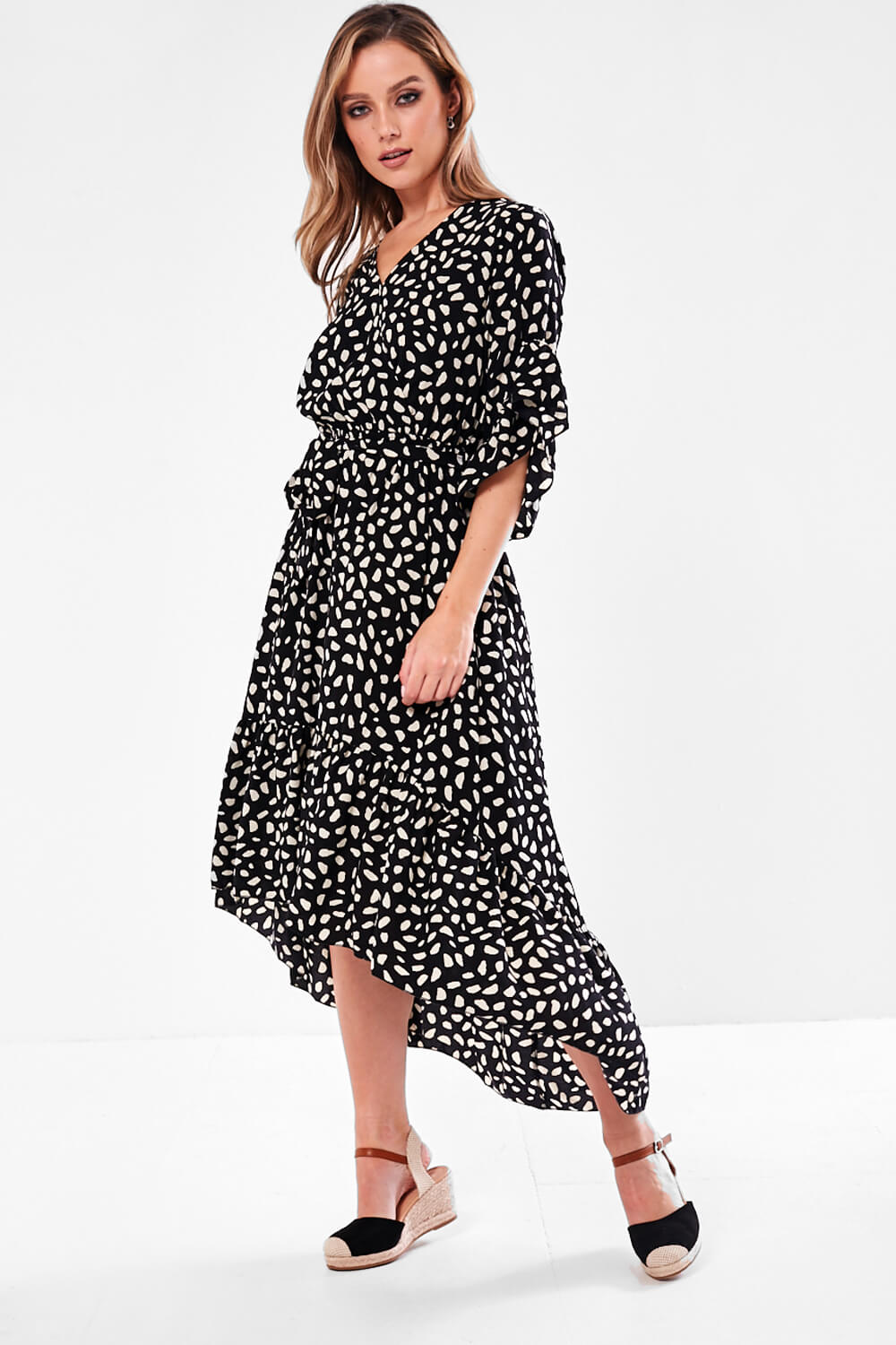 https://www.iclothing.com/media/catalog/product/j/a/jayla_wrap_dress_in_splash_print-3.jpeg