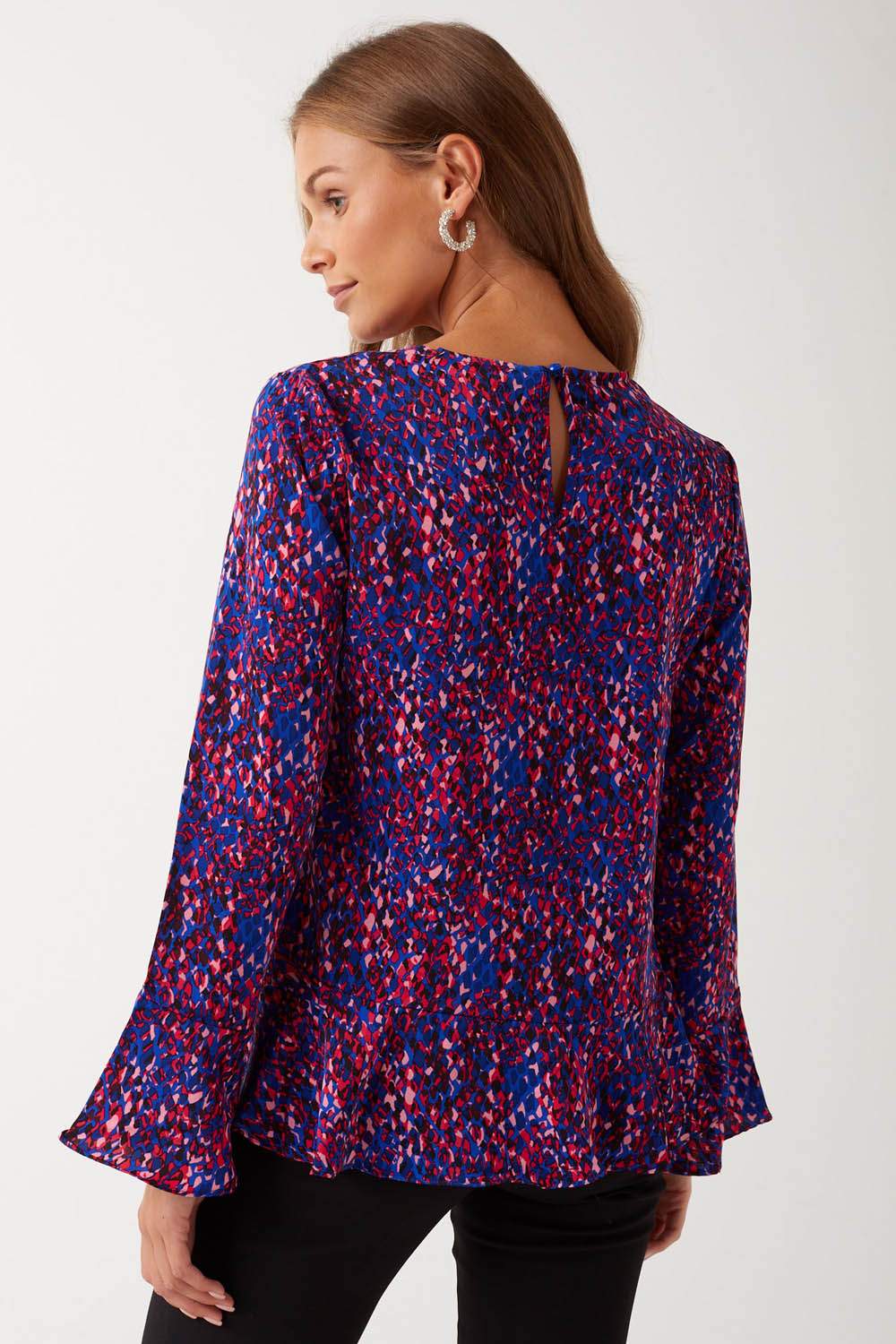https://www.iclothing.com/media/catalog/product/j/e/jenna_bell_sleeve_blouse_in_dark_blue-2.jpg