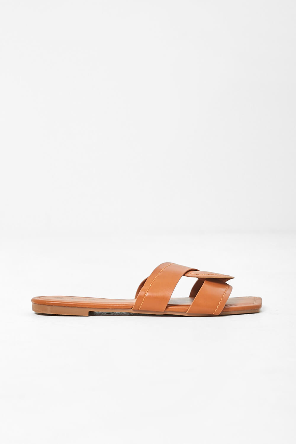 https://www.iclothing.com/media/catalog/product/j/e/jenna_slider_sandals_in_camel-1.jpg