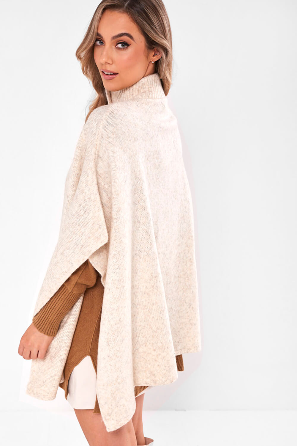 https://www.iclothing.com/media/catalog/product/j/o/josselin_jewel_poncho_in_cream-6.jpg