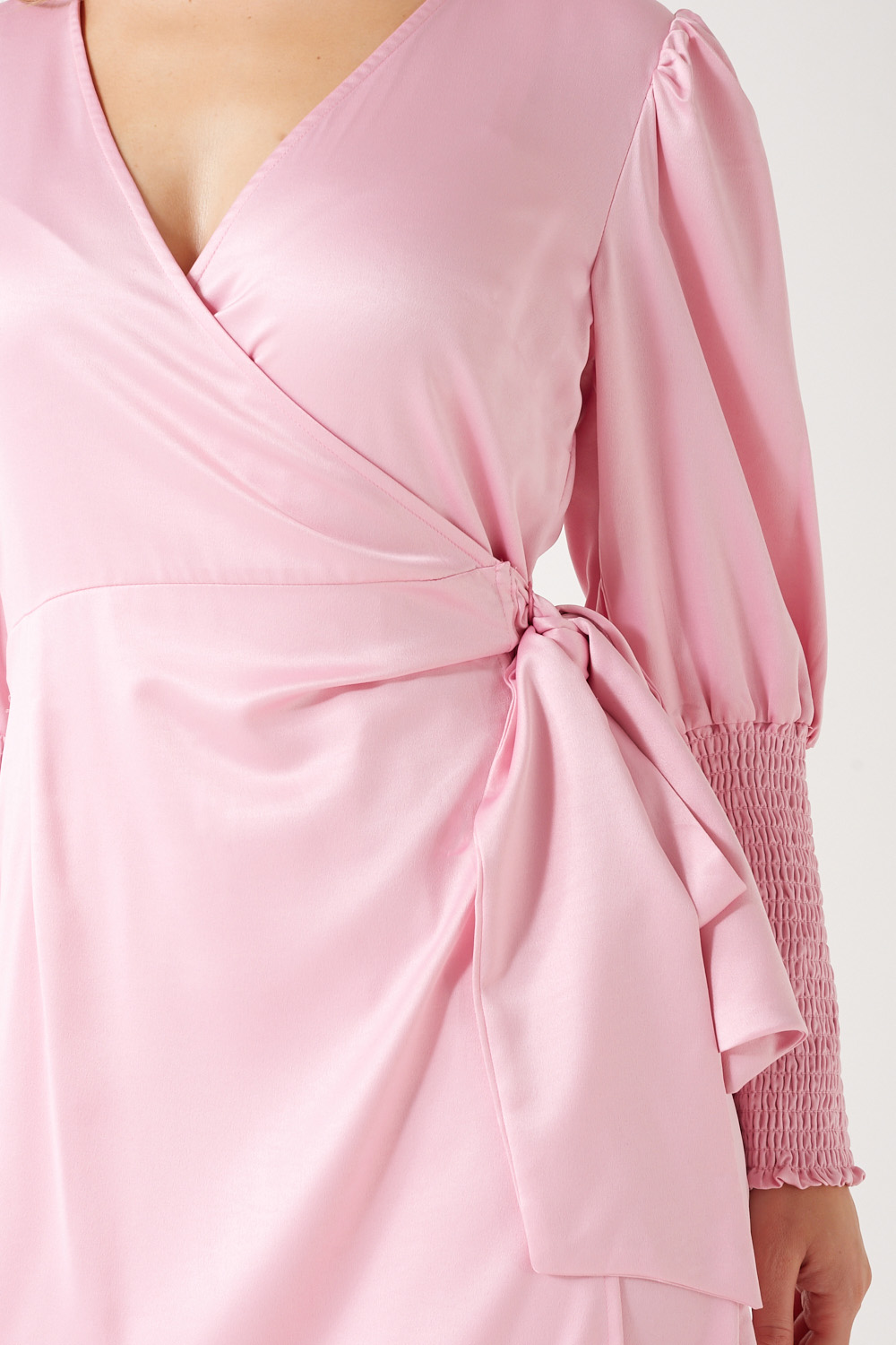 https://www.iclothing.com/media/catalog/product/j/u/julie_satin_wrap_dress_in_pink-5.jpg