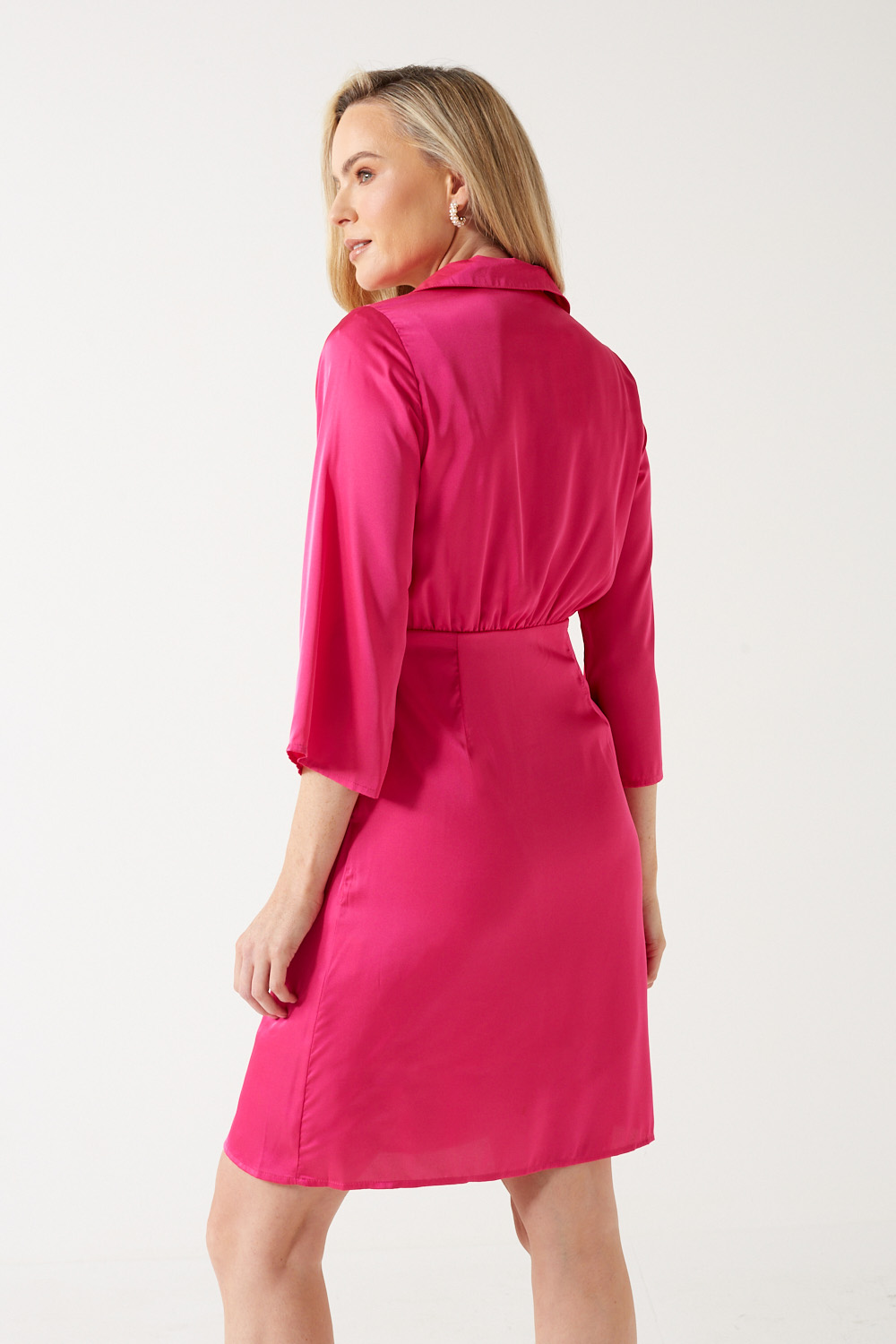 https://www.iclothing.com/media/catalog/product/j/u/julie_short_wrap_dress_in_pink-2_1.jpg