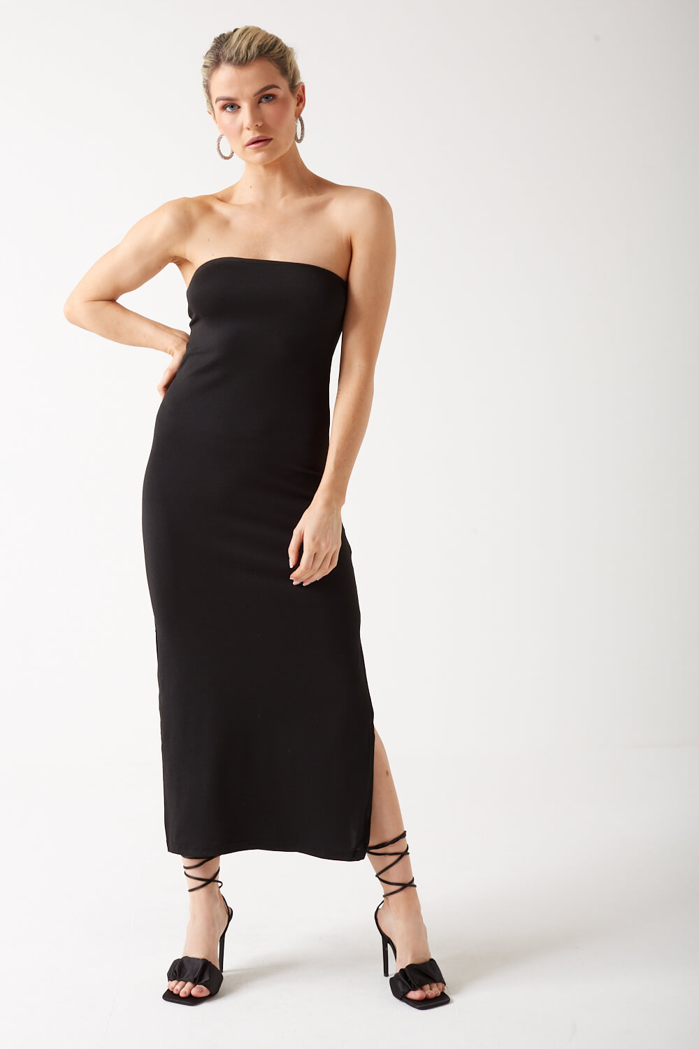 https://www.iclothing.com/media/catalog/product/k/a/kanva_lurex_tube_dress_in_black-1.jpg