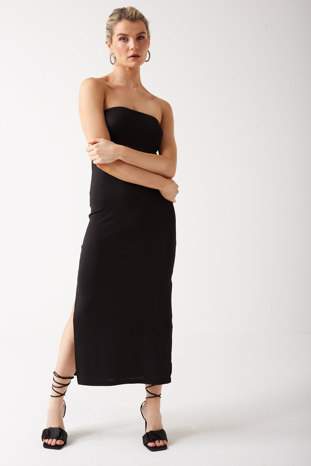 https://www.iclothing.com/media/catalog/product/k/a/kanva_lurex_tube_dress_in_black-4.jpg