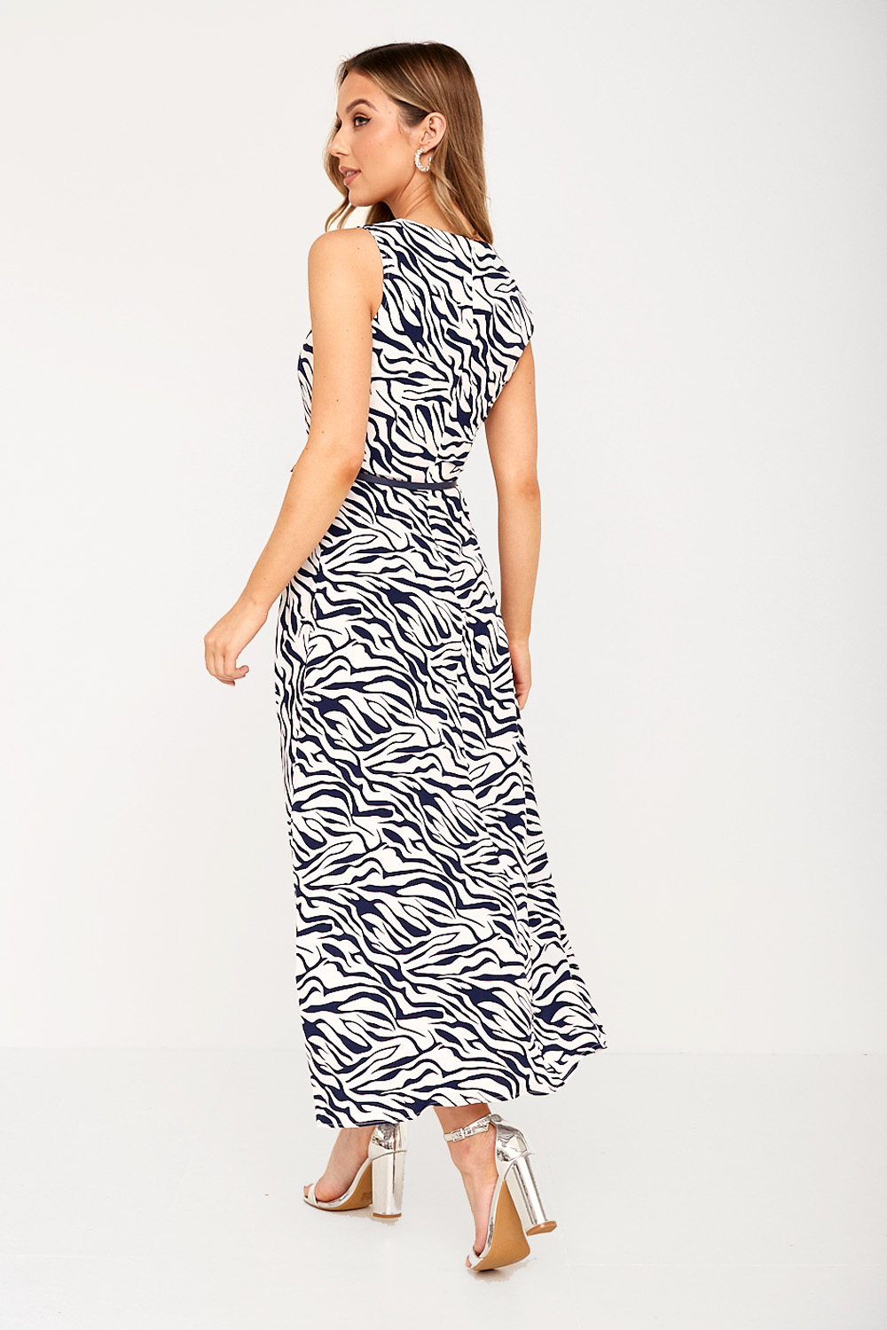 https://www.iclothing.com/media/catalog/product/k/a/kara_animal_print_midi_dress_in_navy-1.jpg