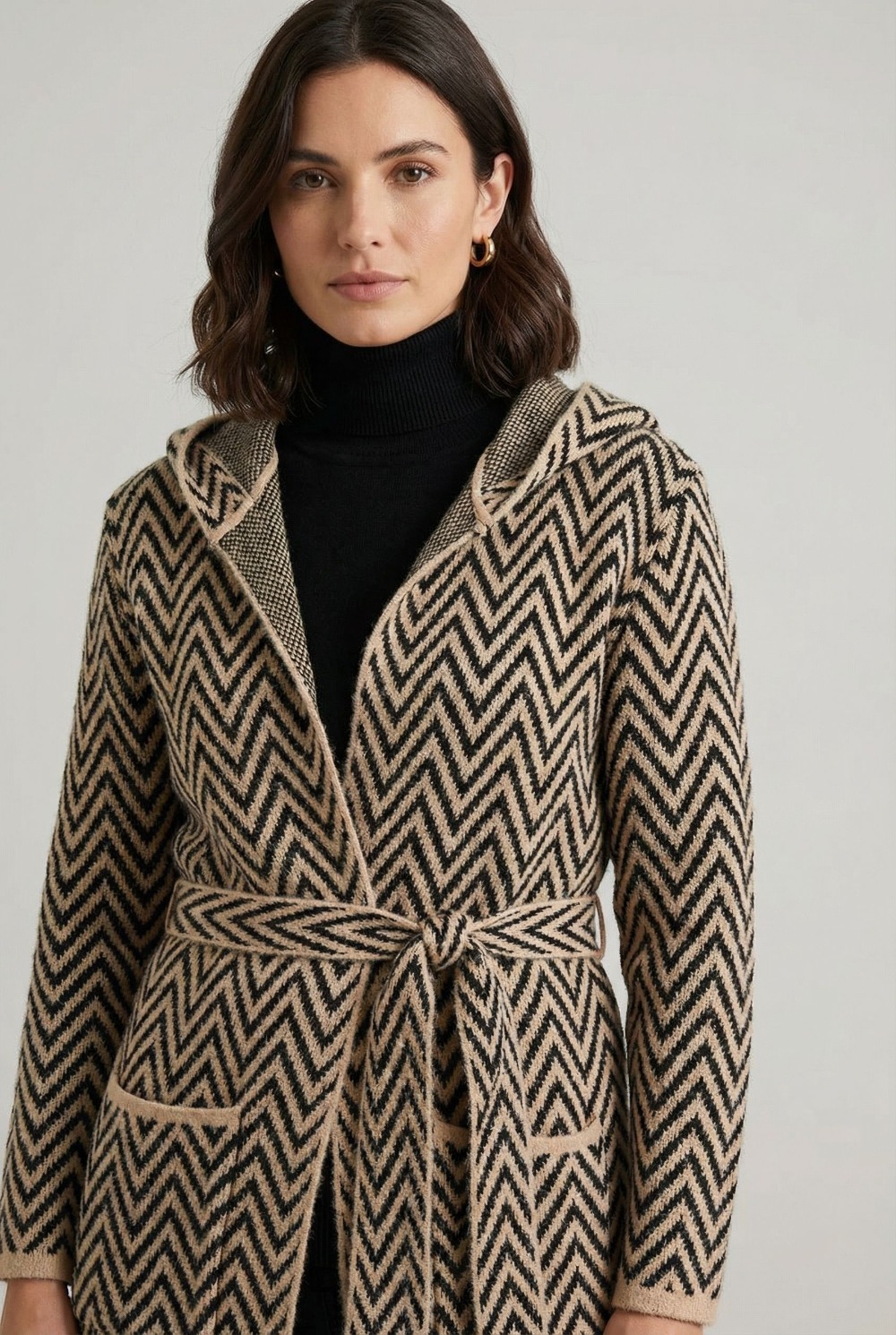https://www.iclothing.com/media/catalog/product/k/c/kc167288-beige-black_and_beige_chevron-1-studio_model___closeup.jpeg