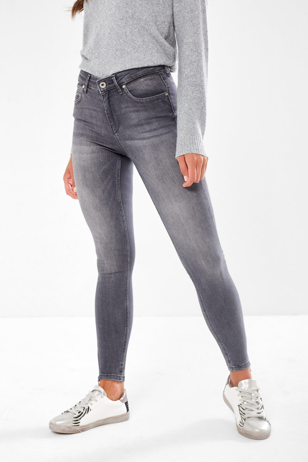 https://www.iclothing.com/media/catalog/product/k/e/kendell_skinny_ankle_jeans_in_grey_-5.jpg