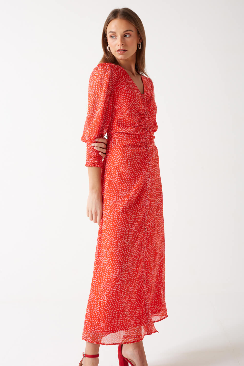 https://www.iclothing.com/media/catalog/product/k/e/kerri_printed_button_down_midi_dress_in_red-5.jpg