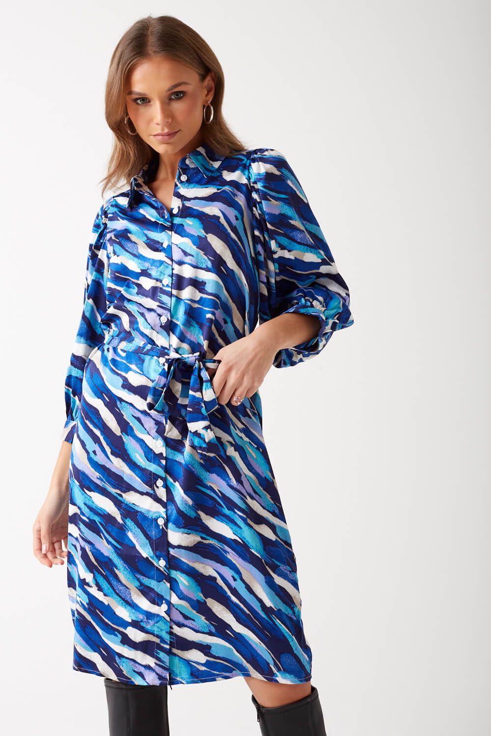 https://www.iclothing.com/media/catalog/product/k/l/kleo_wave_print_shirt_dress_in_blue-1a.jpg