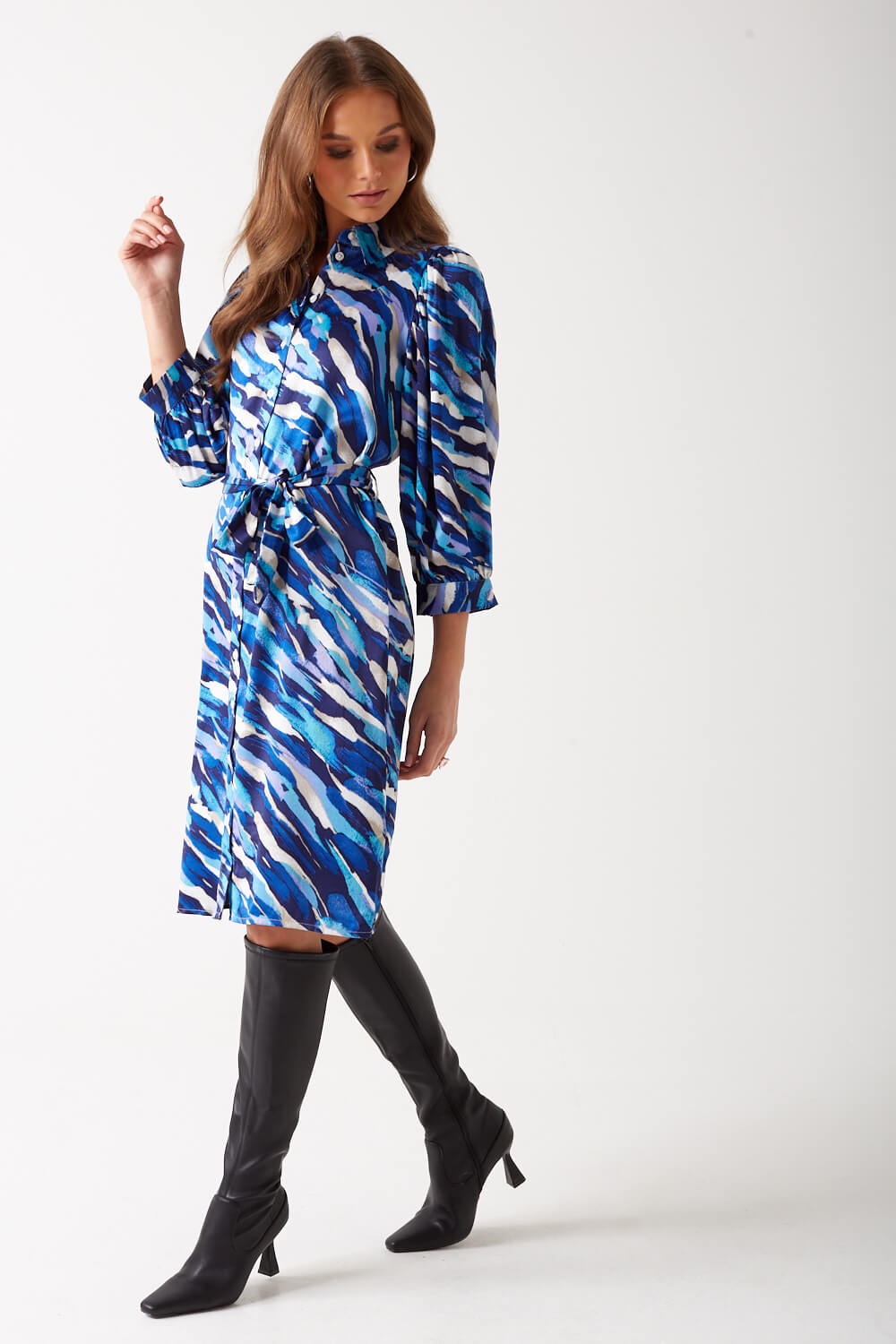 https://www.iclothing.com/media/catalog/product/k/l/kleo_wave_print_shirt_dress_in_blue-3a.jpg