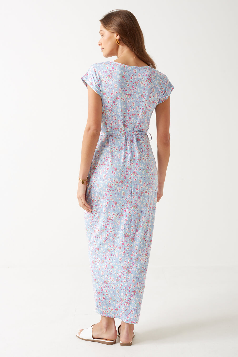 https://www.iclothing.com/media/catalog/product/l/e/lenor_printed_midi_dress_in_blue-2.jpg