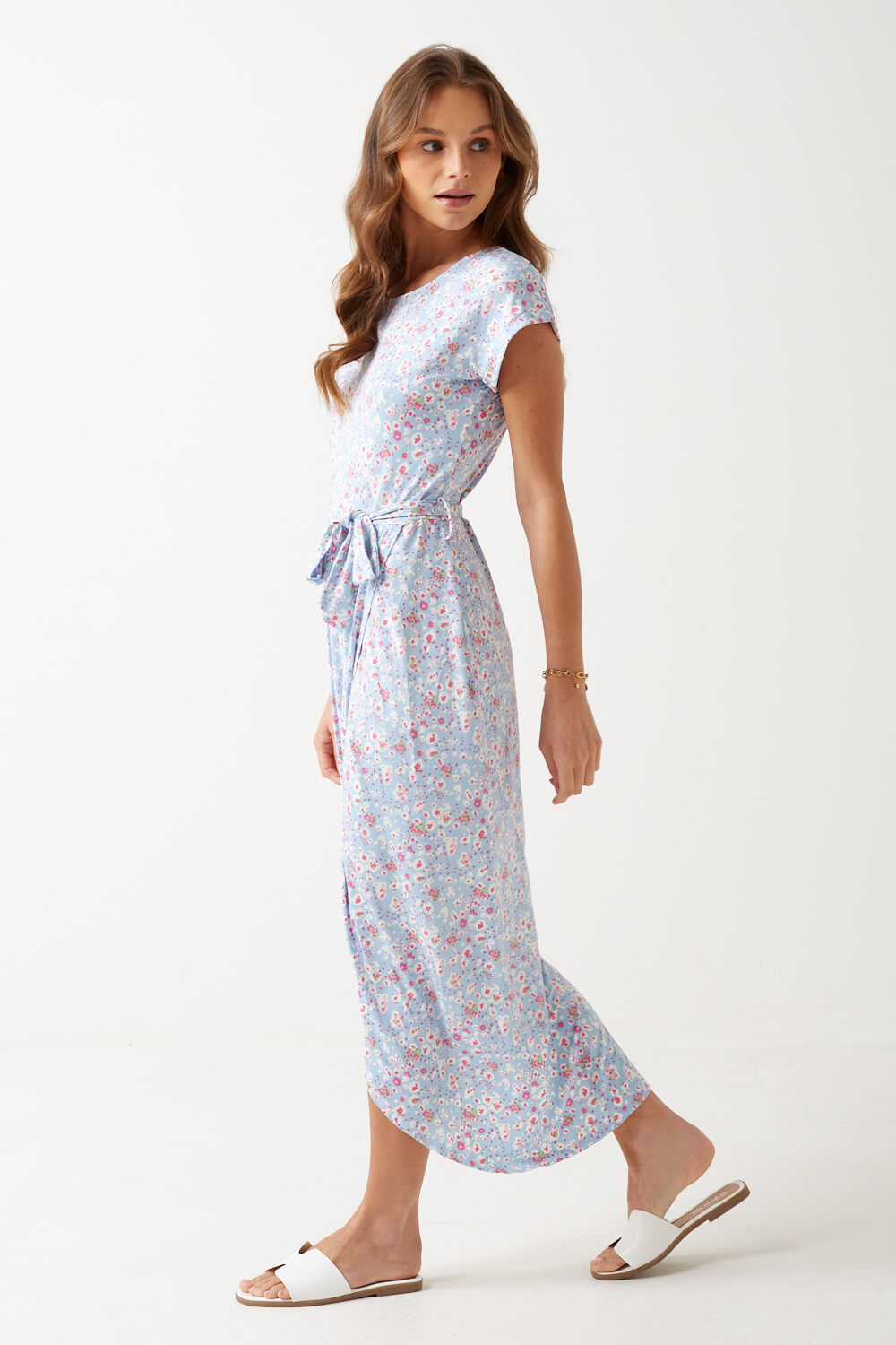 https://www.iclothing.com/media/catalog/product/l/e/lenor_printed_midi_dress_in_blue-3.jpg